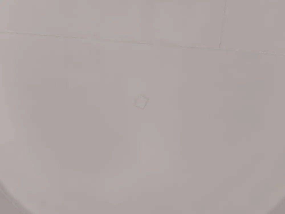 Interior del mismo tanque ya pintado: superficie uniforme y sellada